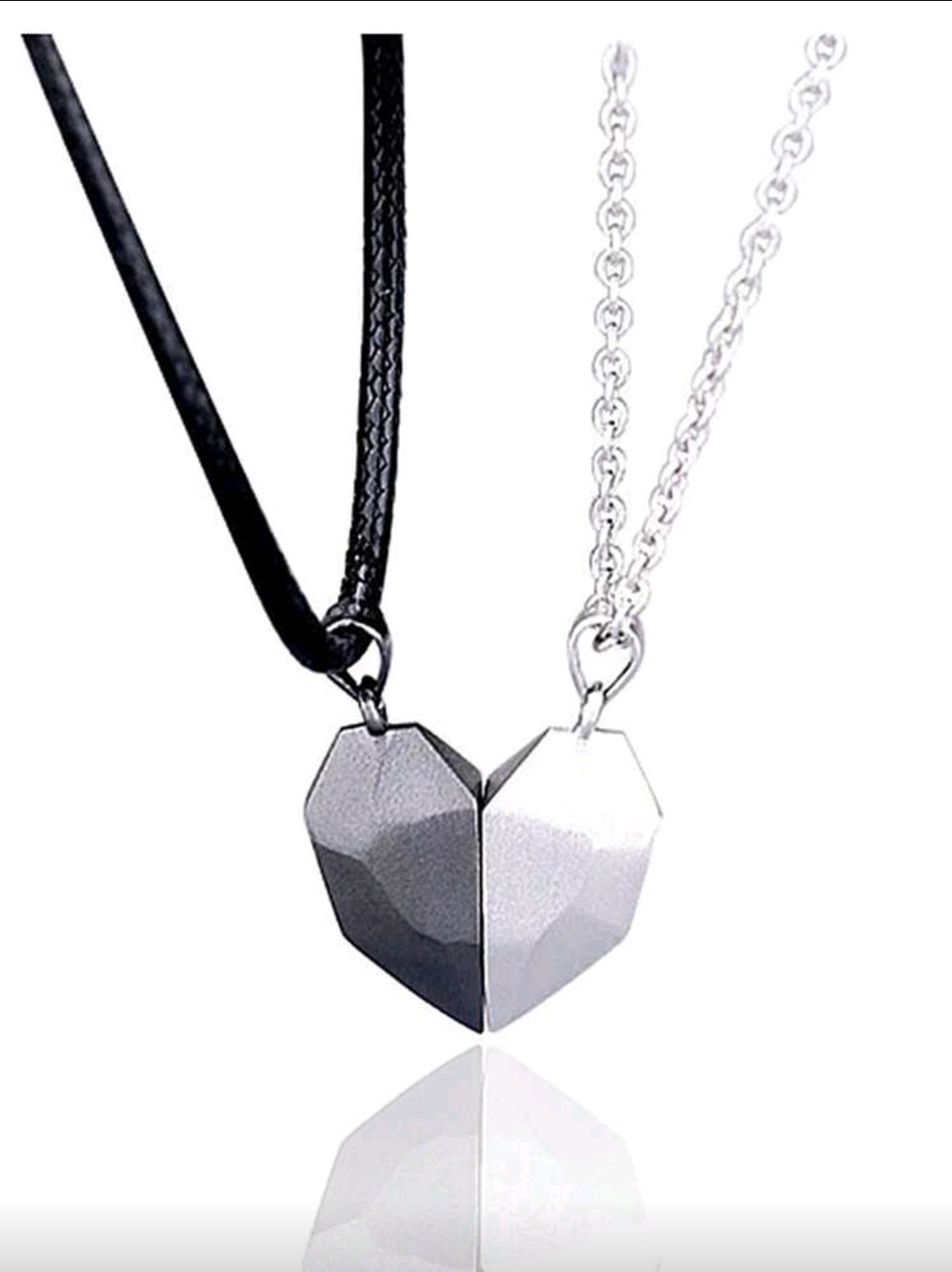 CADENA DE CORAZON NEGRO Y GRIS PAREJA C26